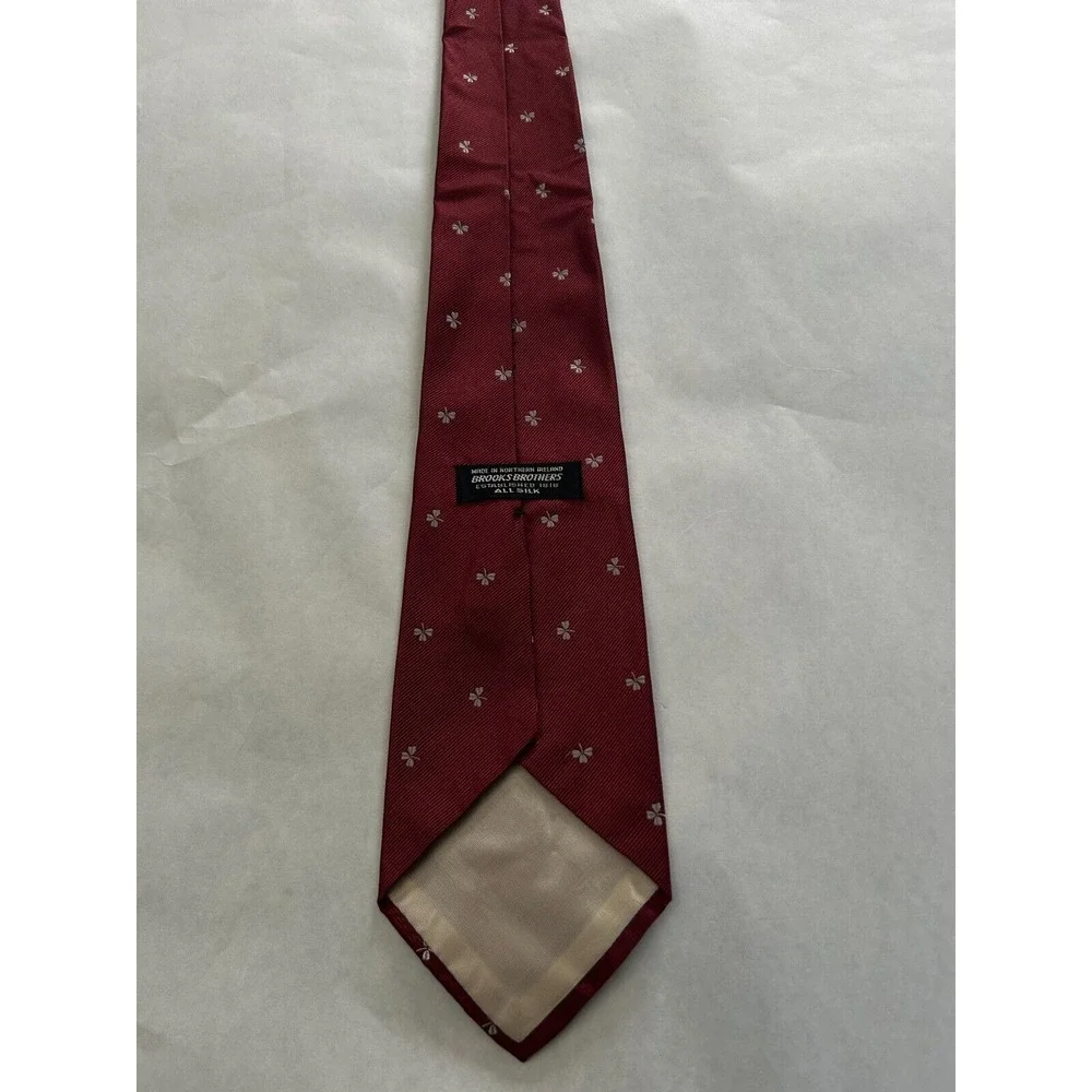Brooks Brothers‎ Neck Tie 100% Silk Red Burgundy Made Ireland Vintage EUC